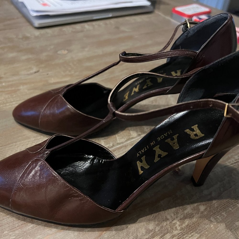 Vintage RAYNE Women's Leather High Heels *brand new*